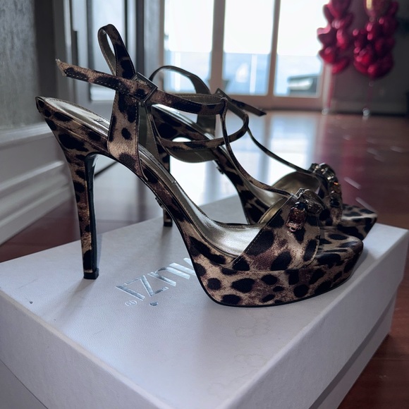 Shoes - Picture 2 of 7